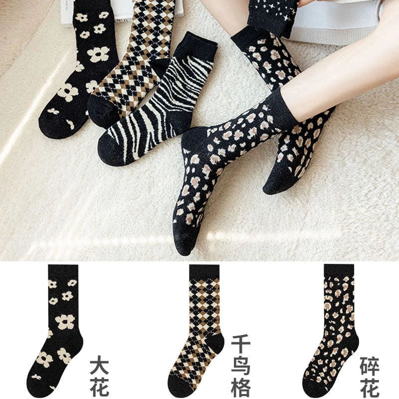 Fashion Harajuku Black Comfy Socks ON356 7 Fashion Harajuku Black Comfy Socks ON356 - Image 7