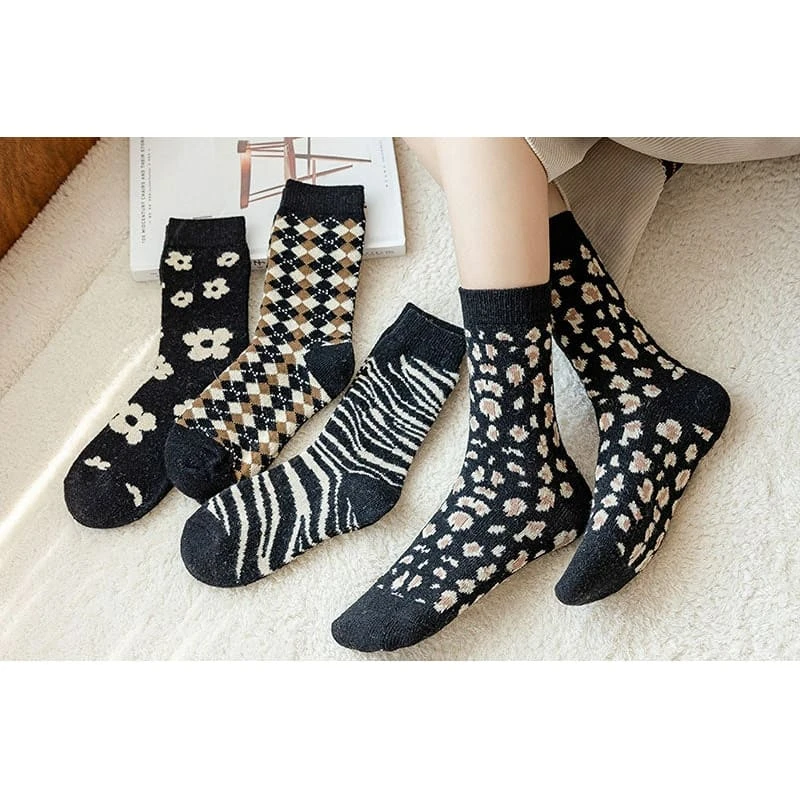 Fashion Harajuku Black Comfy Socks ON356 1 Fashion Harajuku Black Comfy Socks ON356