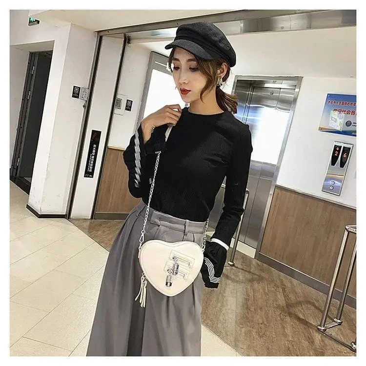 Gothic Heart Shaped Blade Zipper Chain Bag EG0446 9 Gothic Heart Shaped Blade Zipper Chain Bag EG0446 - Image 9