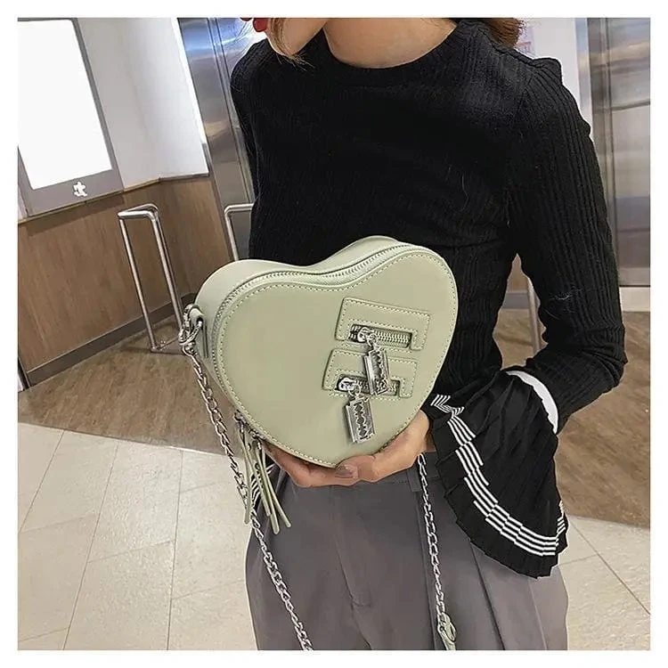 Gothic Heart Shaped Blade Zipper Chain Bag EG0446 12 Gothic Heart Shaped Blade Zipper Chain Bag EG0446 - Image 12
