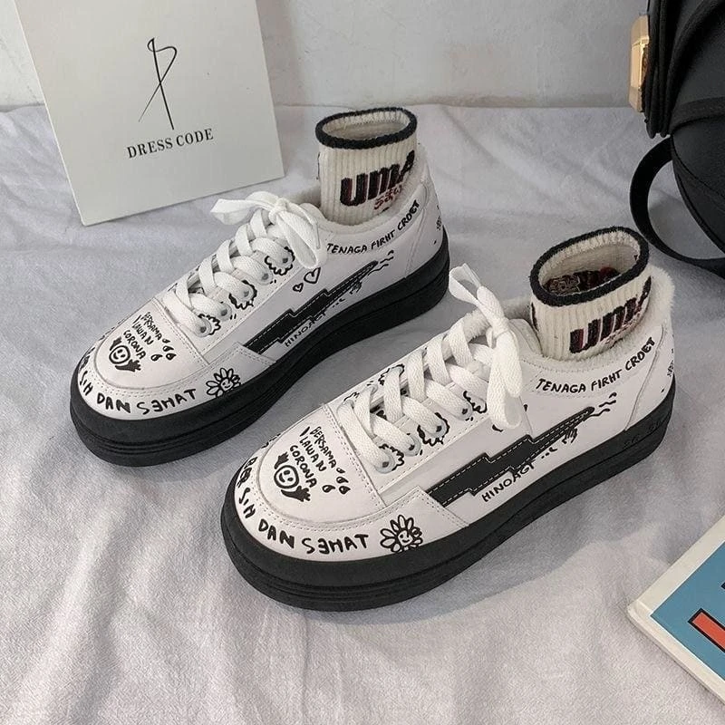 Kawaii Graffiti Sports Shoes FY024 6 Kawaii Graffiti Sports Shoes FY024 - Image 6