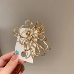 Kawaii Metal Bear Hollow Elegant Shark Clip EG16722 -EgrilDoll Fashion Outlet Store kawaii metal bear hollow elegant shark clip eg16722 293