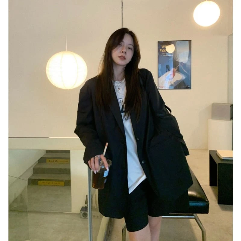 Korean Fashion Black Loose Blazer & Black Shorts TK020 2 Korean Fashion Black Loose Blazer & Black Shorts TK020 - Image 2