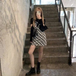 Pure Color Hollow Out Round Neck Short Sweatshirt EG0530 -EgrilDoll Fashion Outlet Store pure color hollow out round neck short sweatshirt eg0530 436