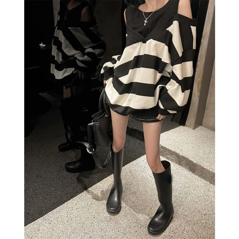 Stripe Open Shoulder Loose Sweatshirt SP18345 7 Stripe Open Shoulder Loose Sweatshirt SP18345 - Image 7