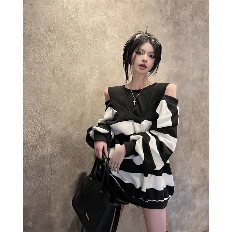 Stripe Open Shoulder Loose Sweatshirt SP18345 6 Stripe Open Shoulder Loose Sweatshirt SP18345 - Image 6